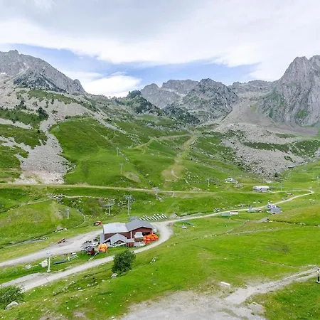 Aux Pieds Des Pistes *